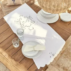 Chemin de table Kara