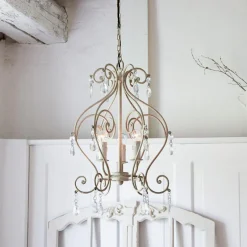 Lustre Manor